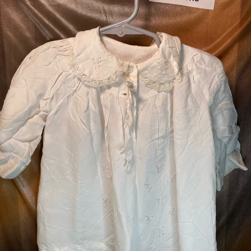Vintage 50’s‎ 2 piece 12m. White robe and pink dress. 150